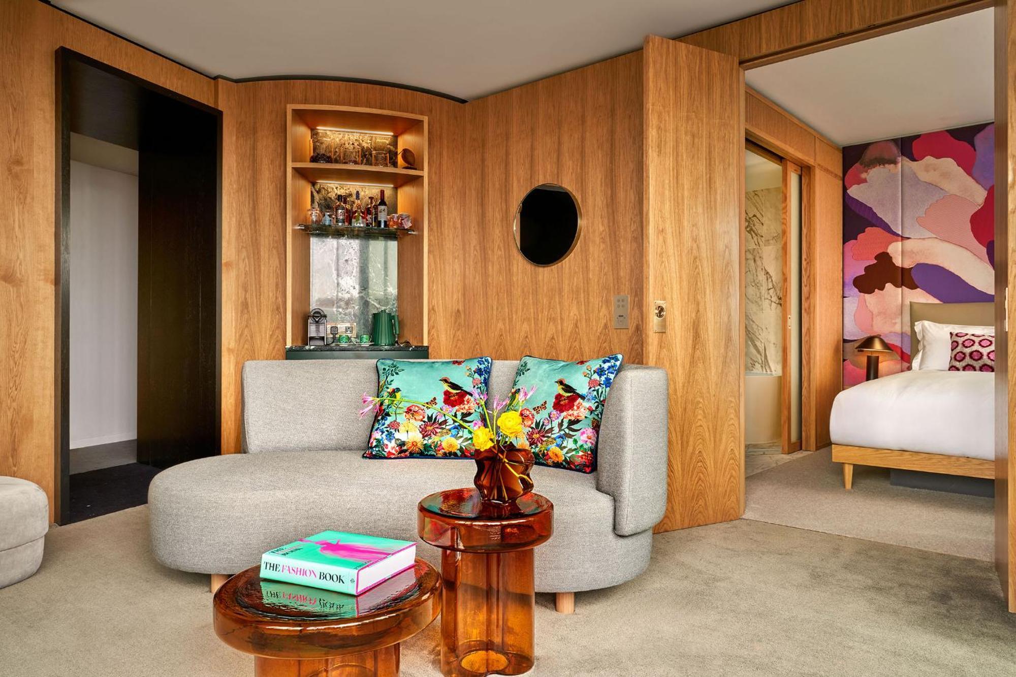 The Botree - Preferred Hotels And Resorts London Ngoại thất bức ảnh A suite at the Standard London