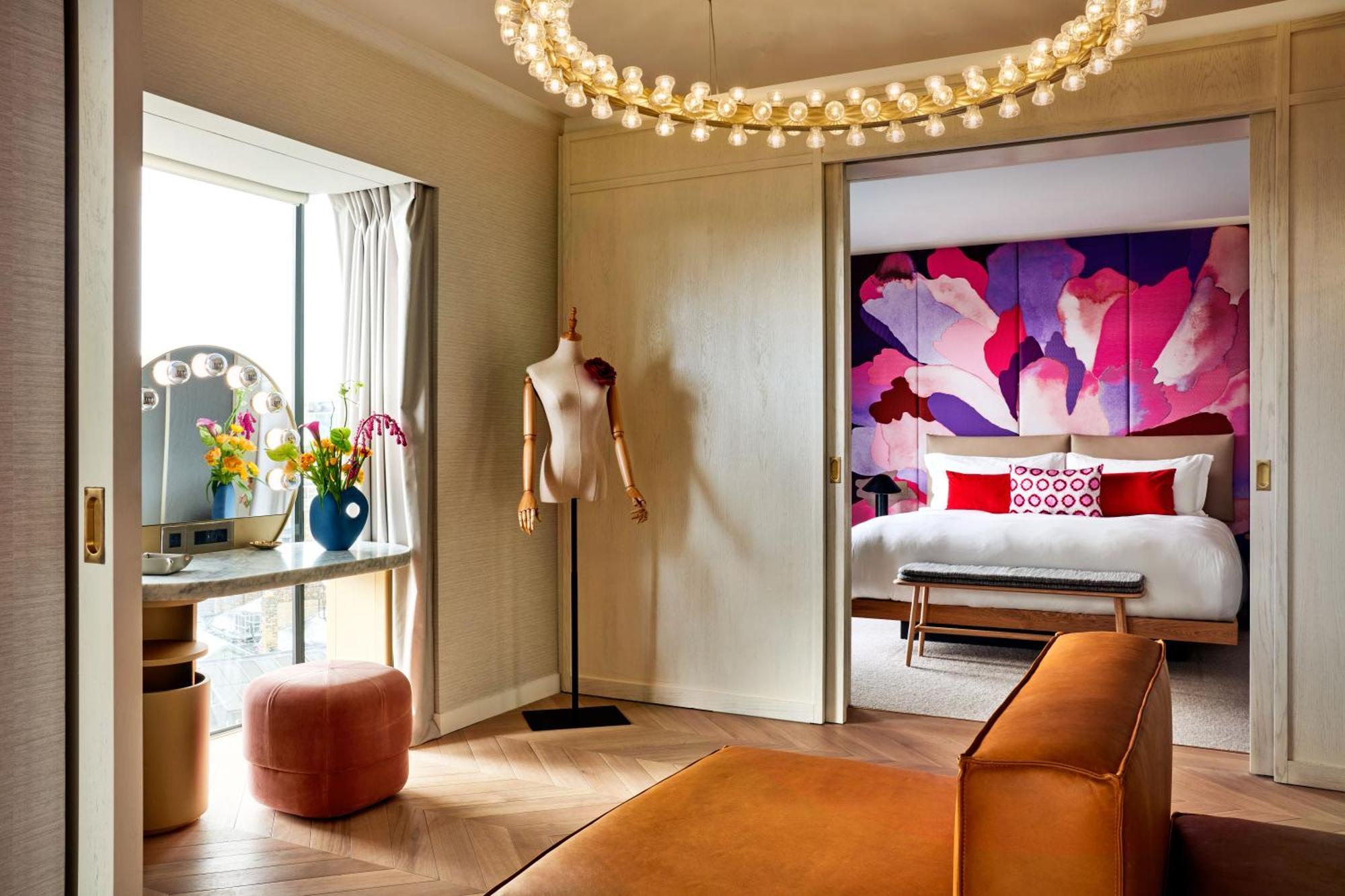 The Botree - Preferred Hotels And Resorts London Ngoại thất bức ảnh A suite at The Standard London