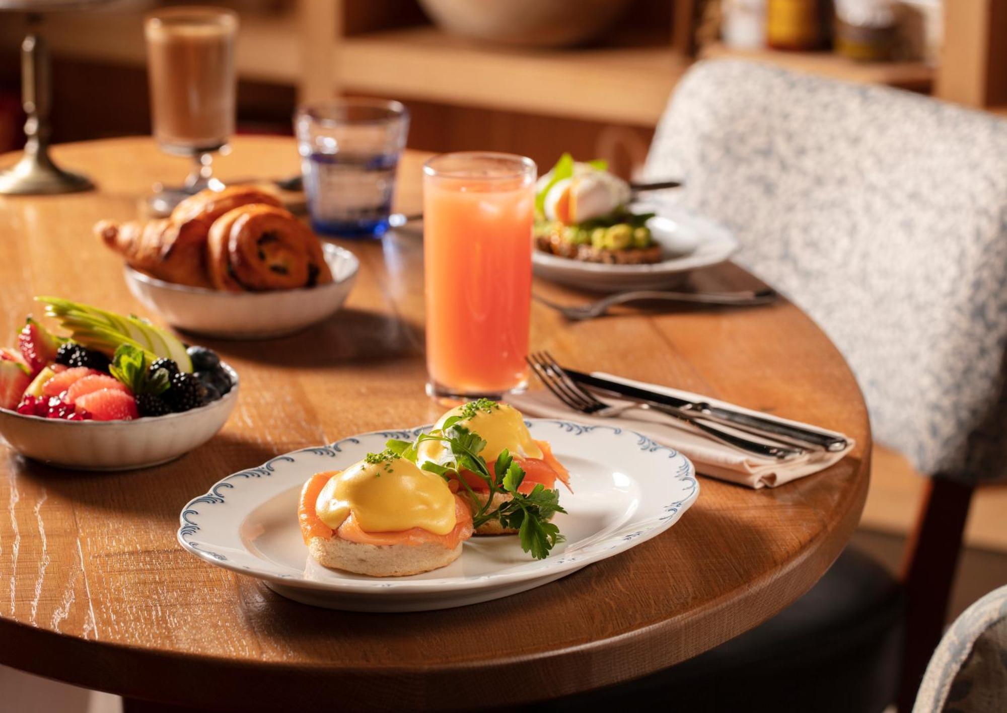 The Botree - Preferred Hotels And Resorts London Ngoại thất bức ảnh A breakfast table